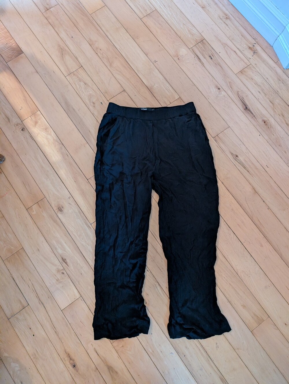 Black Viscose Cropped Pants